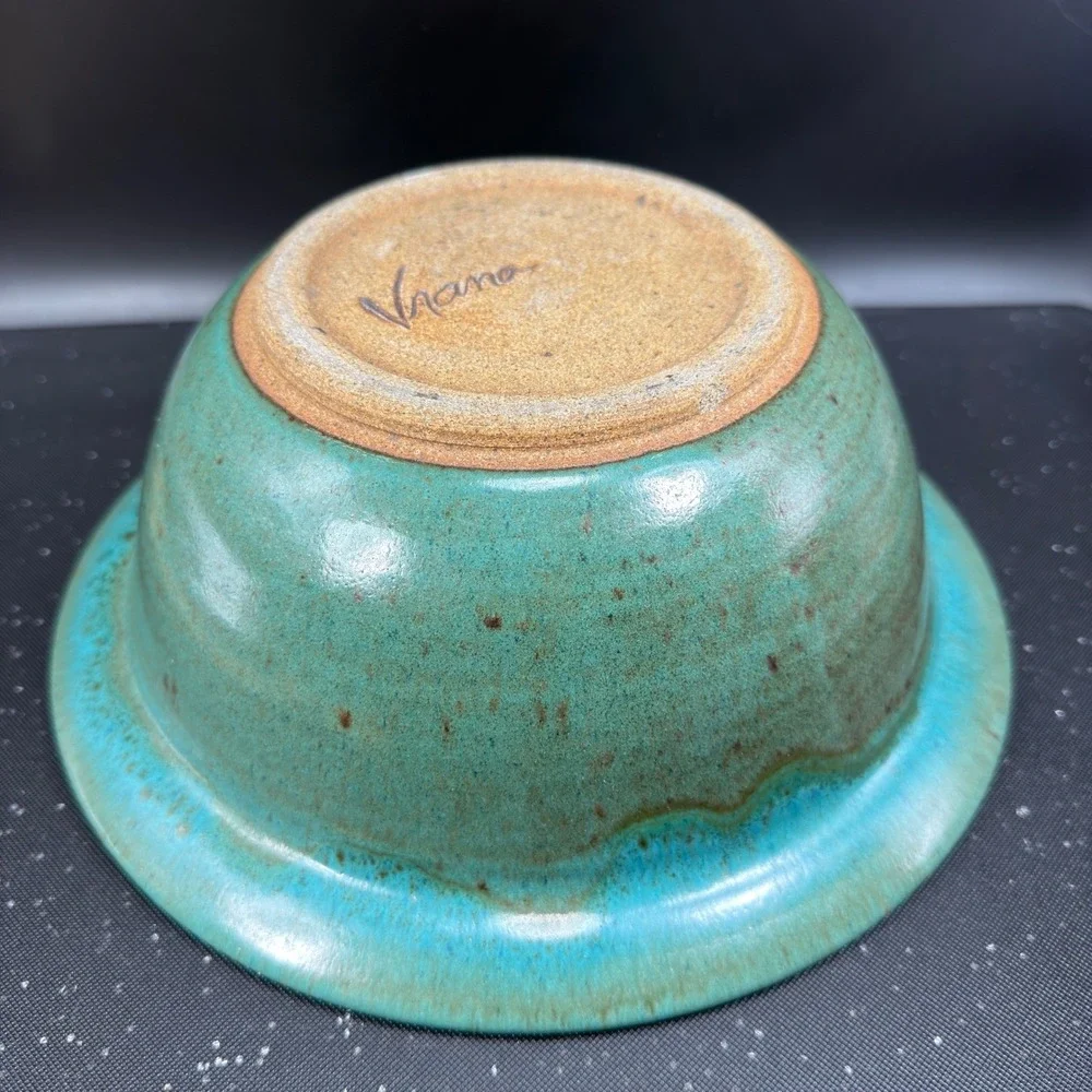 Viana Studio Pottery Green Glaze Speckled Serving Bowl Dish Signed 10.5‎ Inch
